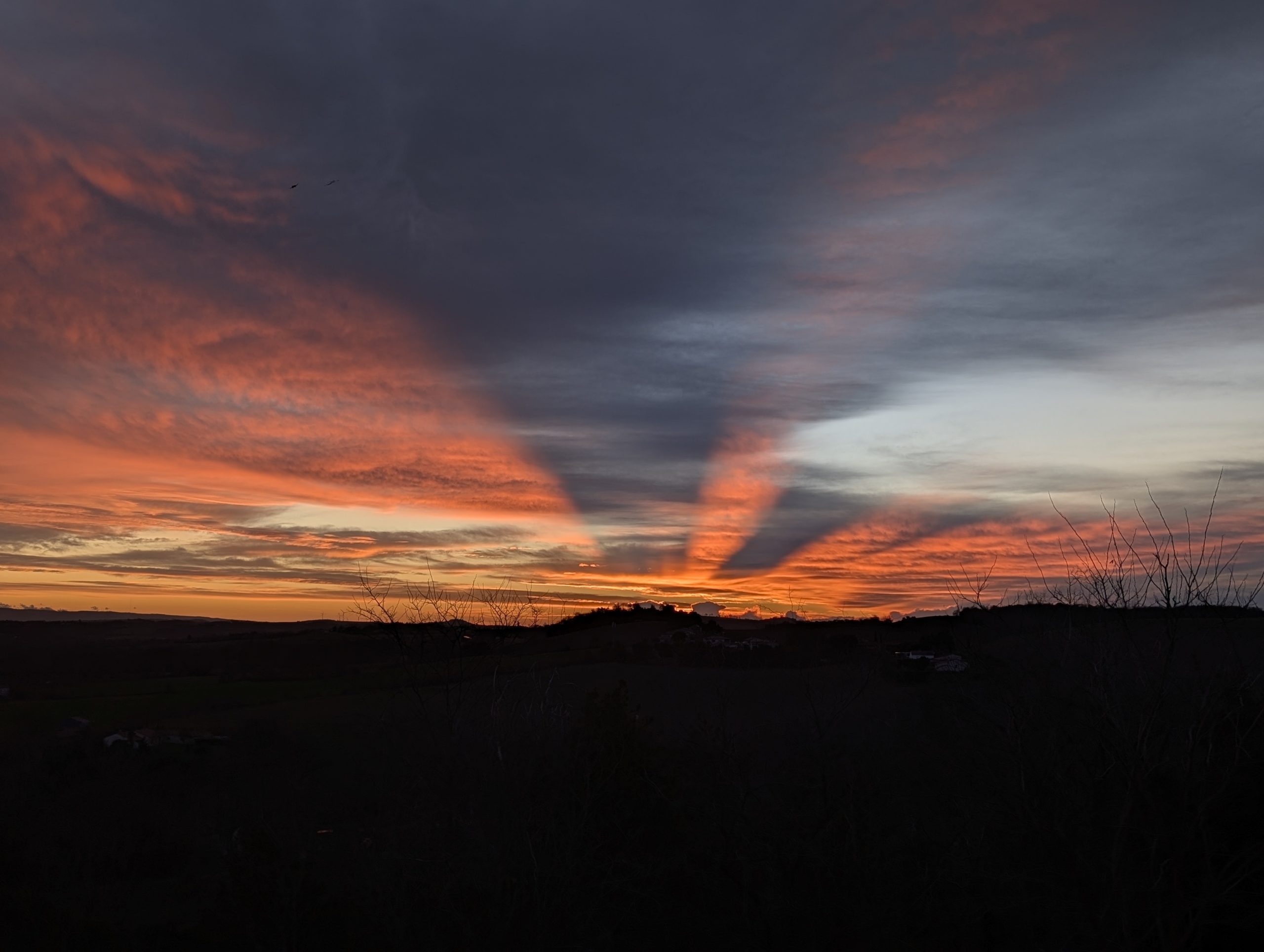 Solstice d&rsquo;été et lever de soleil au nord-est : pourquoi c&rsquo;est le jour le plus long