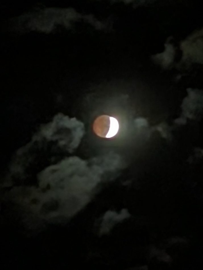 Photo éclipse lunaire prise au smartphone